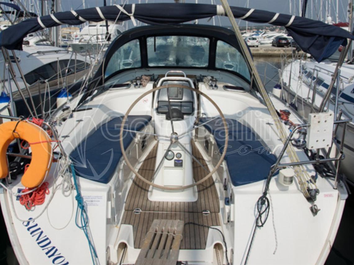 (1132 BG) (sails 2015) Bavaria Cruiser 38