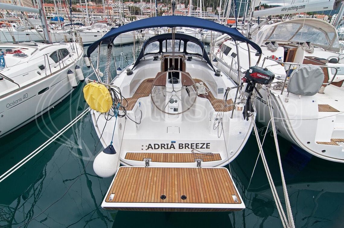Adria Breeze Bavaria Cruiser 33