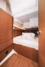 Follow your Dream Sun Odyssey 440