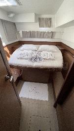 Liquid Asset Lagoon 42