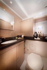 bavaria yachtbau bavaria e40 sedan 3 cab 17