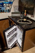 Sol Invictus VIP-equipped Lagoon 40