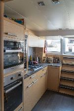 lagoon beneteau lagoon 630 motor yacht 28