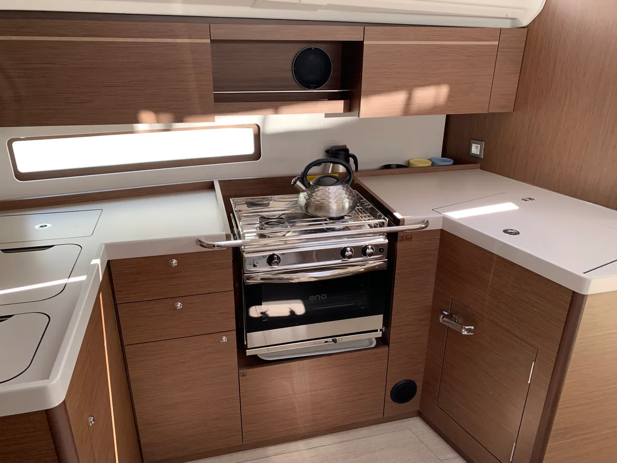 beneteau oceanis 401 14