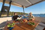 Family 2.0 Fountaine Pajot MY6