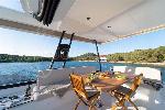 Family 2.0 Fountaine Pajot MY6