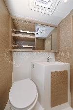 SPERM WHALE Lagoon 42