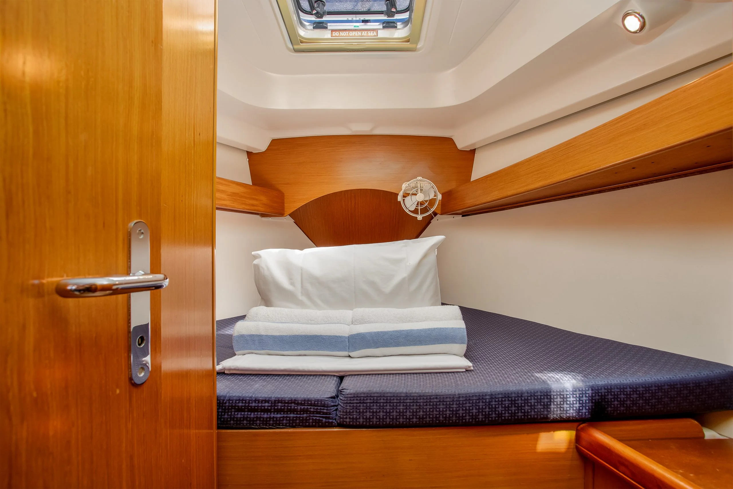 Too Lucky Cyclades 43.4