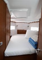 Red Kiss Sun Odyssey 380