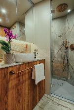 Honeymoon Moon Yacht 65