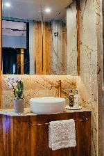 Honeymoon Moon Yacht 65