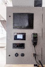 Gentle Giant Fountaine Pajot Aura 51