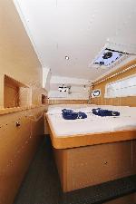 Ladies First Lagoon 400 S2