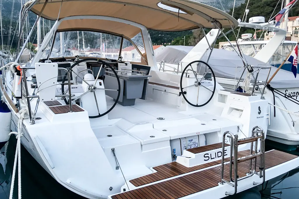 Slide Oceanis 45 