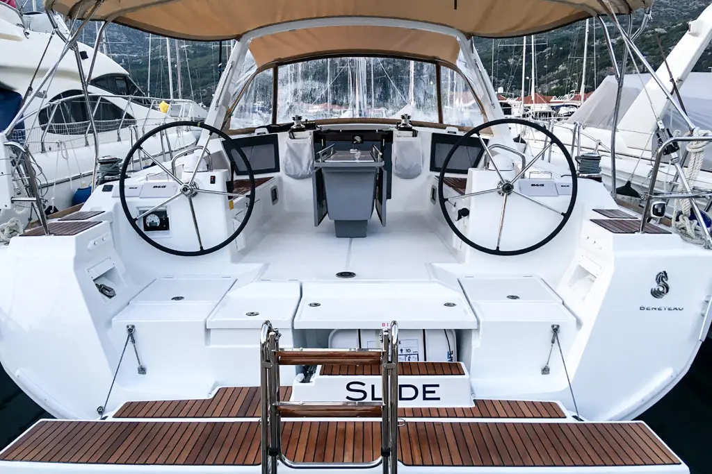 Slide Oceanis 45 