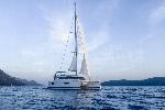 Wave Fountaine Pajot Astrea 42