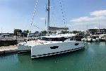 Wave Fountaine Pajot Astrea 42