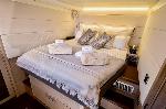 lagoon beneteau lagoon 630 motor yacht 8