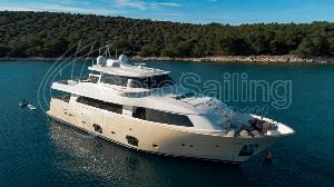 ferretti yachts group custom line navetta 26