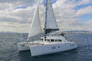 Eleven Lagoon-Bénéteau Lagoon 380 S2