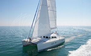 Sunny Days Lagoon-Bénéteau Lagoon 380 S2