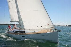 beneteau oceanis 37